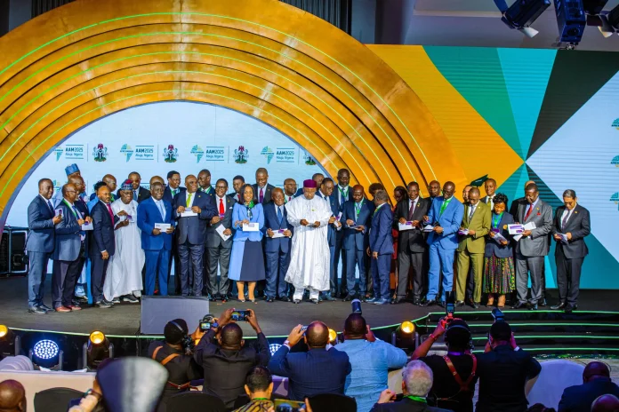 Souveraineté financière : L’Afrique lance PAPSSCARD, la première carte de paiement panafricaine