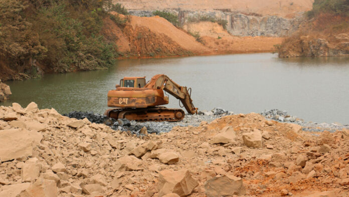 Secteur extractif : la Guinée retire 41 permis miniers