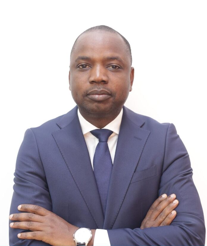 Finances au Bénin : Aristide Medenou, le technocrate discret qui prend les commandes À la tête du ministère de l’économie et des Finances du Bénin, Aristide Medenou incarne le choix d’un profil hautement technique pour piloter les équilibres économiques du pays. Économiste reconnu, universitaire et ancien cadre du Fonds monétaire international, il s’impose comme l’une des figures de l’administration économique béninoise.