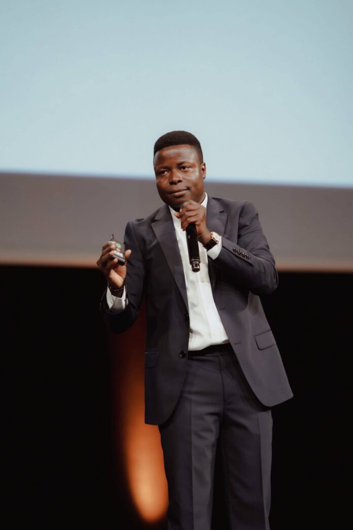 De la terre de Dangbo à l'empire digital : Le parcours d'exception de Valère Tadagbé Houansou