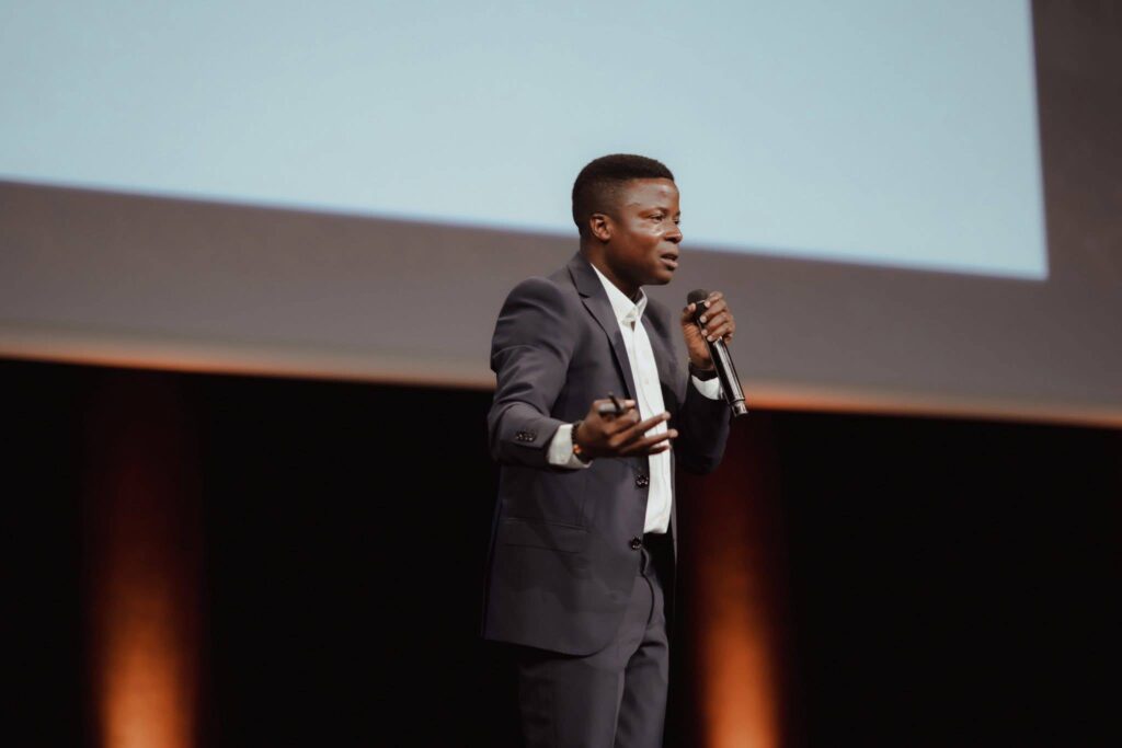 De la terre de Dangbo à l'empire digital : Le parcours d'exception de Valère Tadagbé Houansou