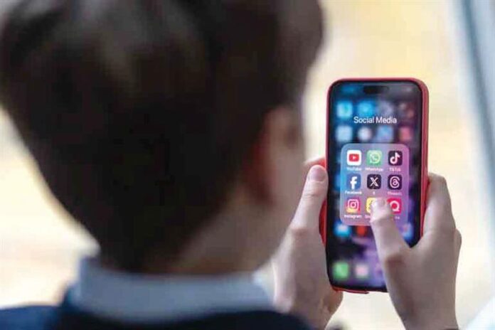 Égypte : le régulateur durcit les règles sur les réseaux sociaux pour protéger vie privée et mineurs